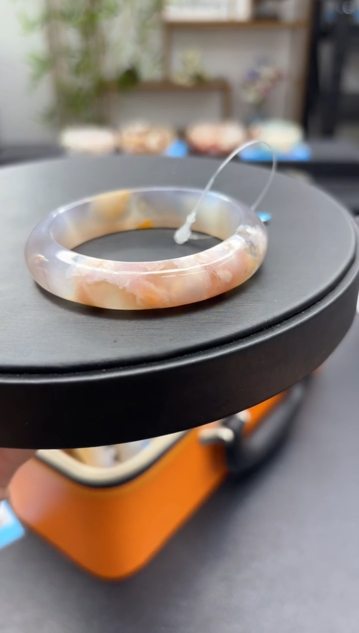 【闪购商品】石英质玉手镯未镶嵌C172(51圈赠送镯心)