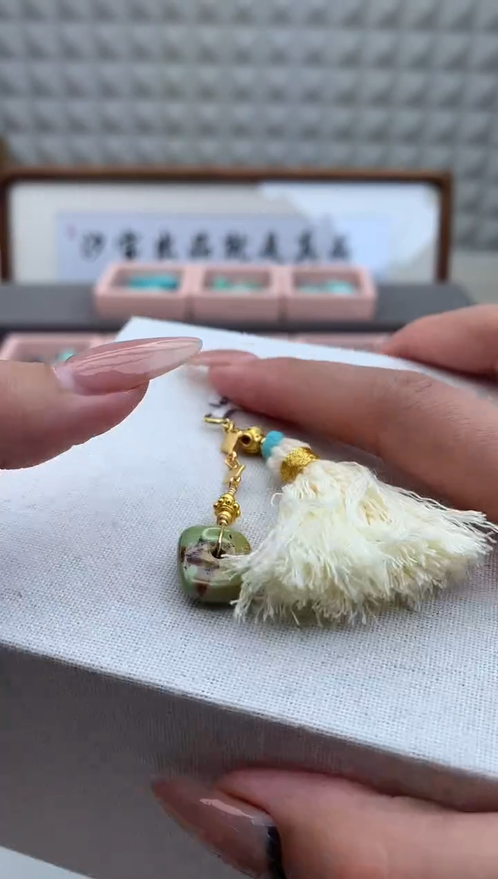 【闪购商品】南红玛瑙挂件未镶嵌B176