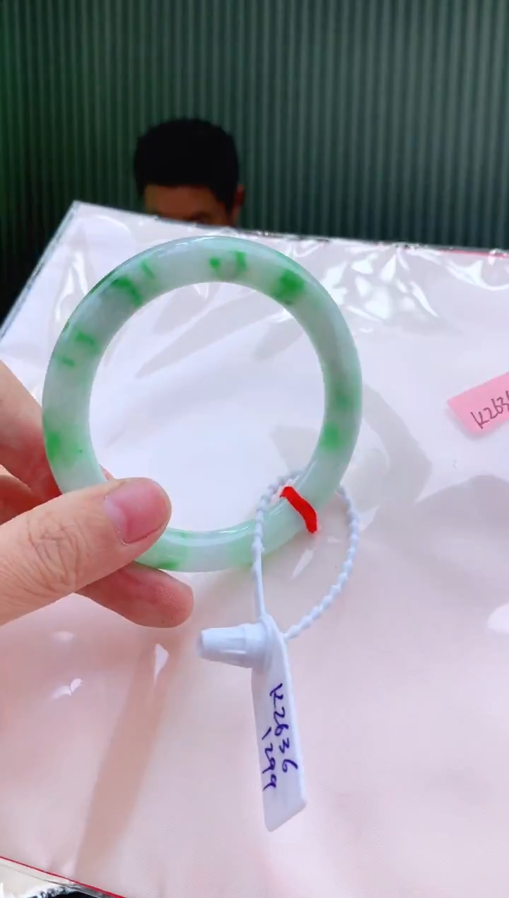 未镶嵌手镯翡翠111