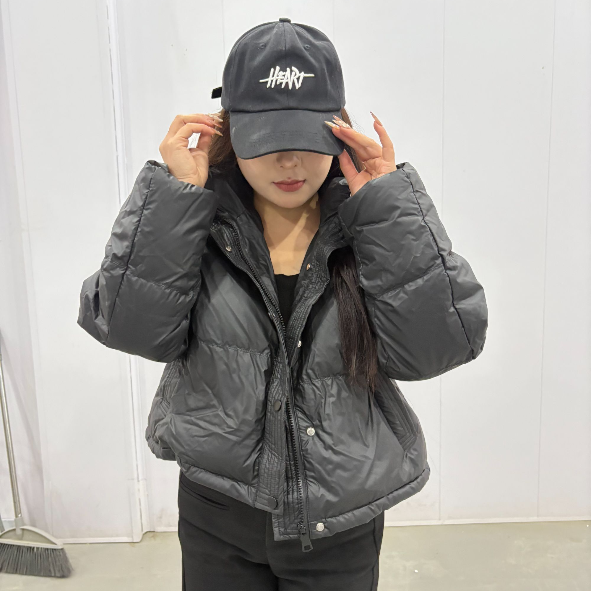 羽绒服女2025年新款免洗PU皮短款冬季小个子50白鸭绒韩版时尚外套