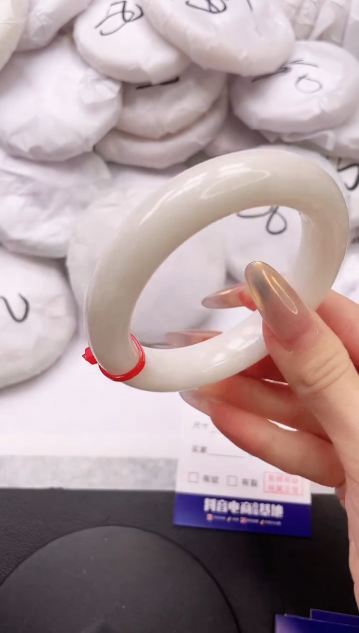 【闪购商品】和田玉手镯未镶嵌6K246-58