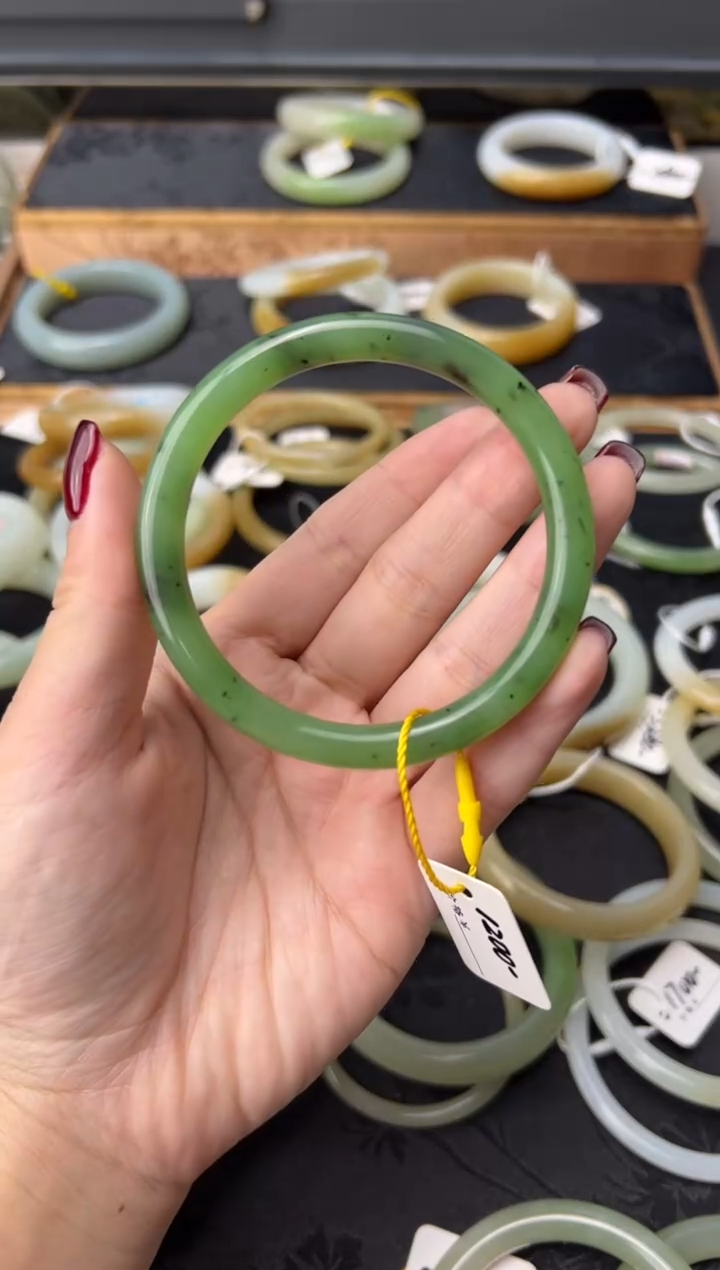 【闪购商品】和田玉手镯未镶嵌碧玉 58+