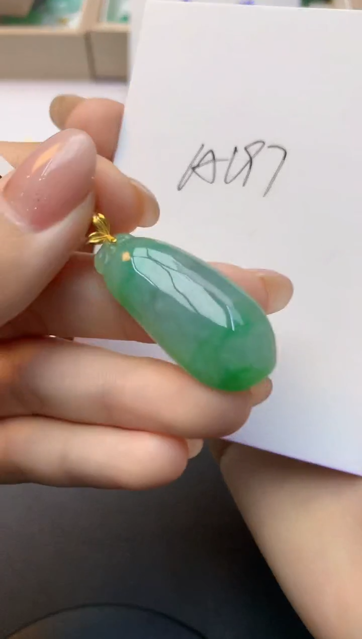 颈饰18K金镶嵌翡翠天然A货缅甸翡翠百元以上9元证书费自理