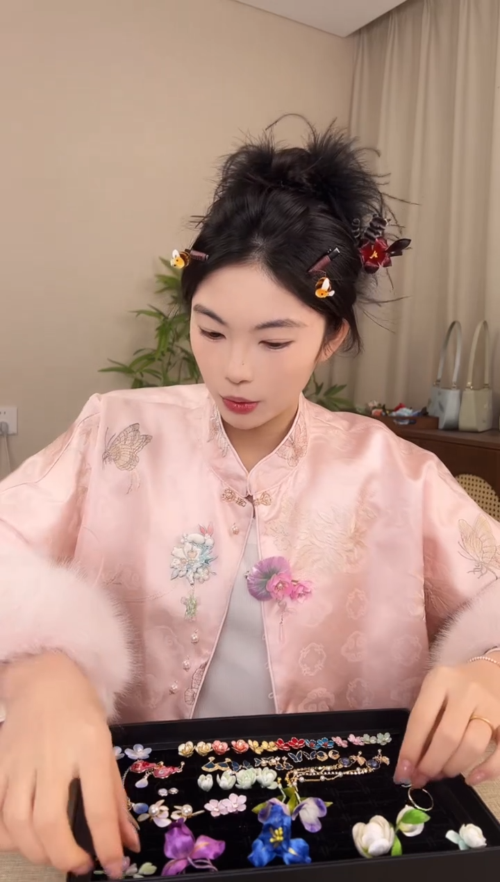 刺绣睡莲绒花戒指