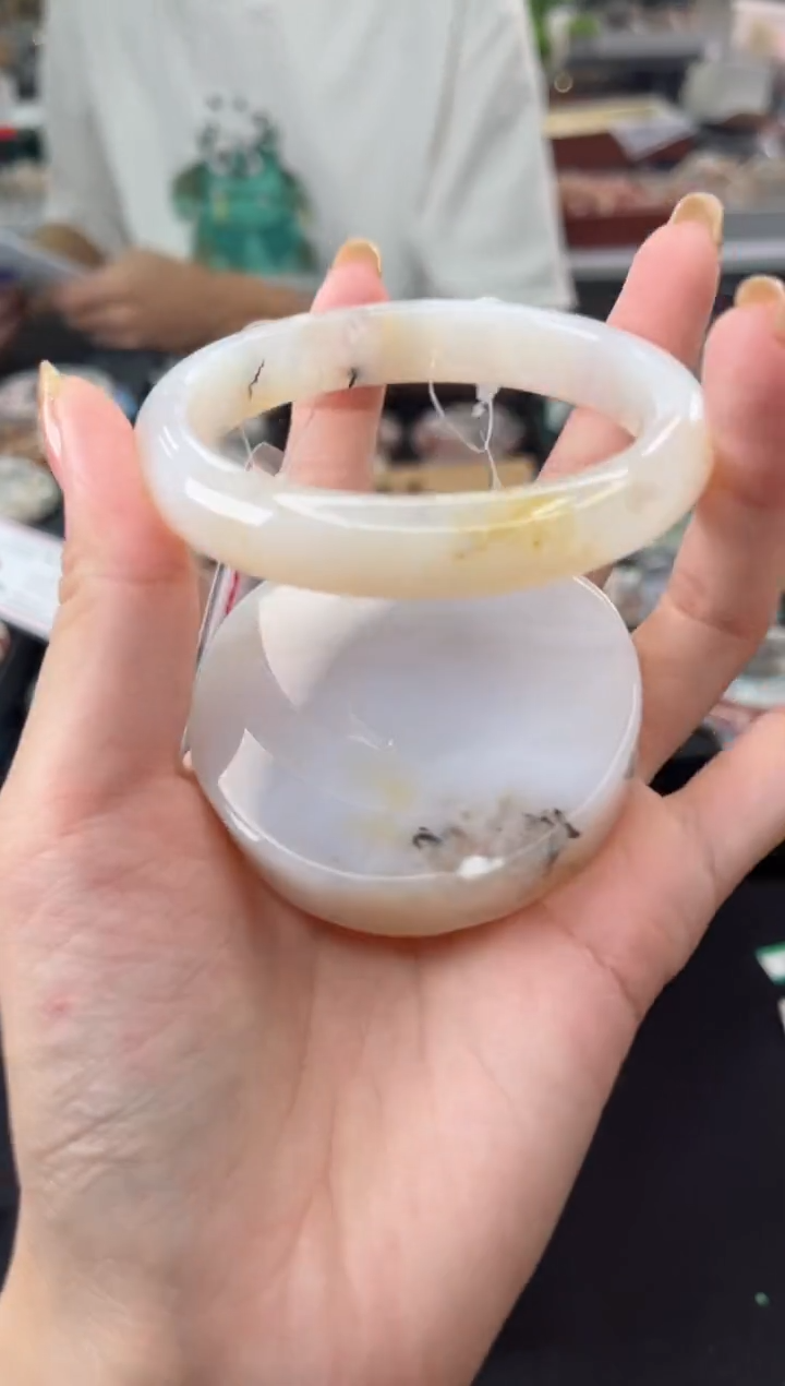 【闪购商品】石英质玉手镯未镶嵌60圈口（不退不换）106262