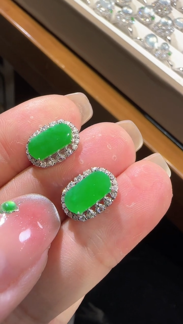 【闪购商品】翡翠耳饰18K金镶嵌无事牌