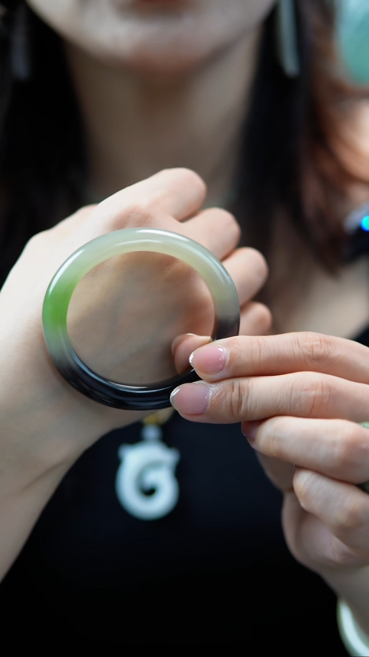 【闪购商品】和田玉手镯未镶嵌54贵妃三彩