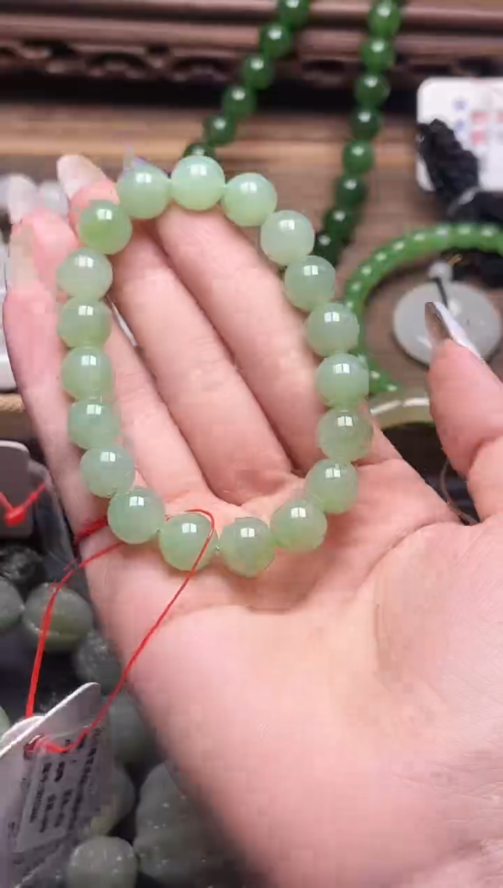 未镶嵌手串和田玉卡10乌兰海苹果绿 圆珠 9015240