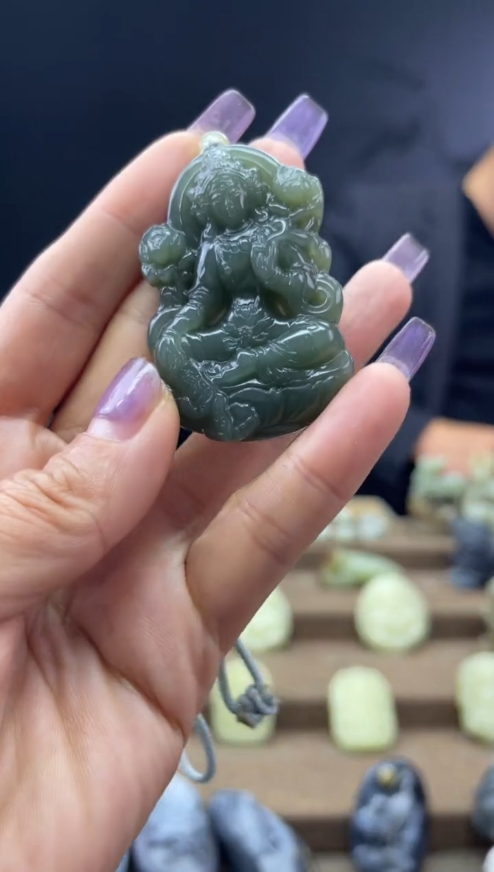 颈饰未镶嵌和田玉1
