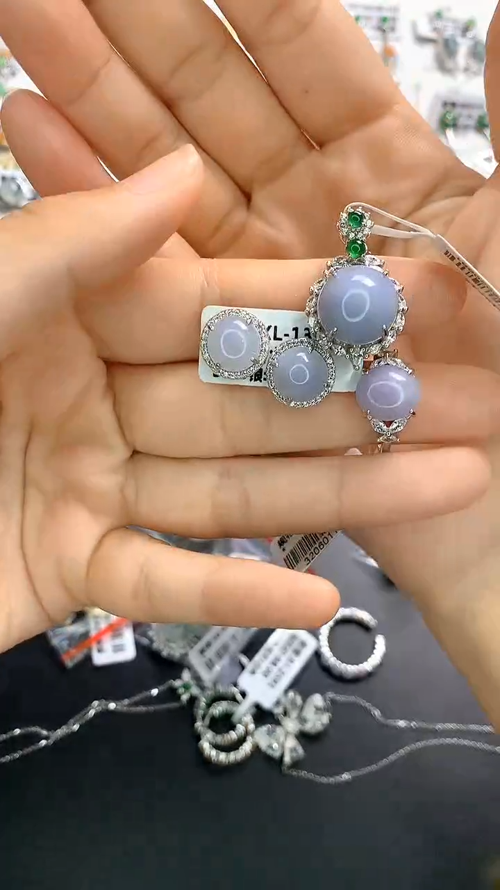 翡翠银S925镶嵌颈饰翡翠 银S925镶嵌 颈饰