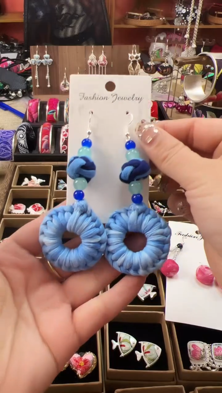 【闪购商品】织绣民族风老绣饰品138