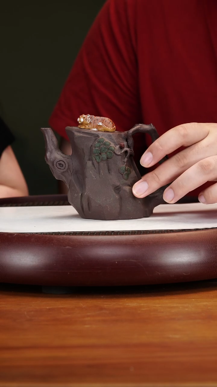 茶壶紫砂100YXM虎啸山林 紫茄泥270cc