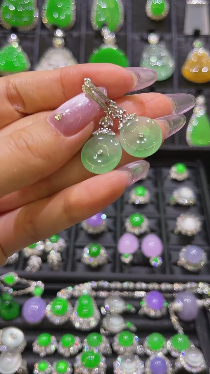 18K金镶嵌翡翠耳饰耳坠