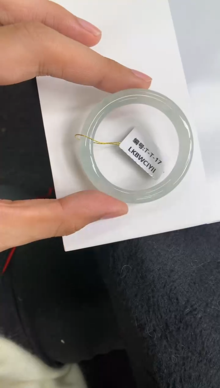 颈饰未镶嵌翡翠童镯37.8#