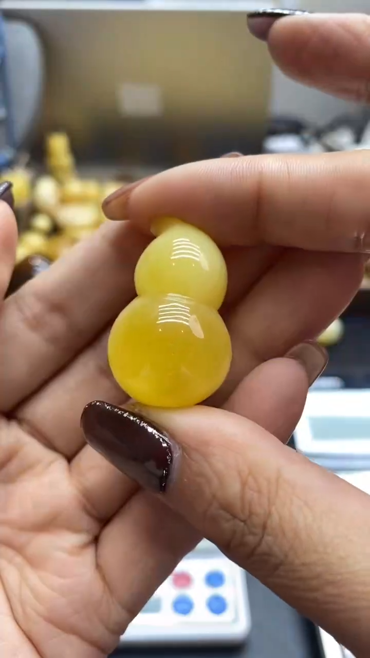 琥珀未镶嵌珠宝奇石701