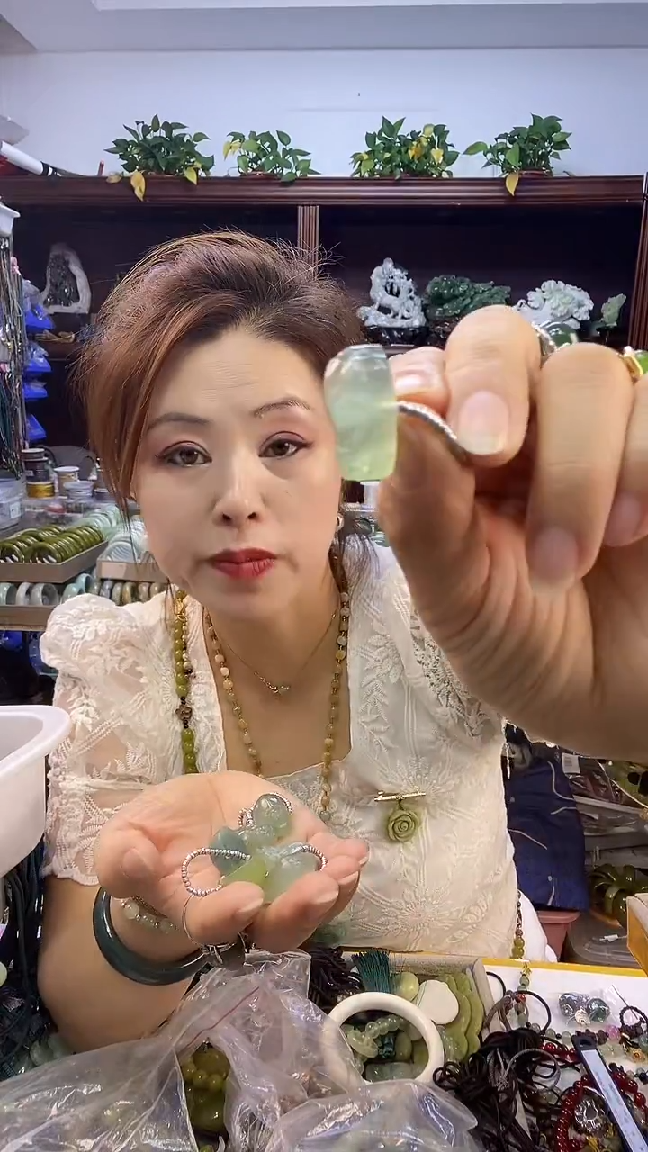 未镶嵌蛇纹石玉貔秋戒指多样性随机发一