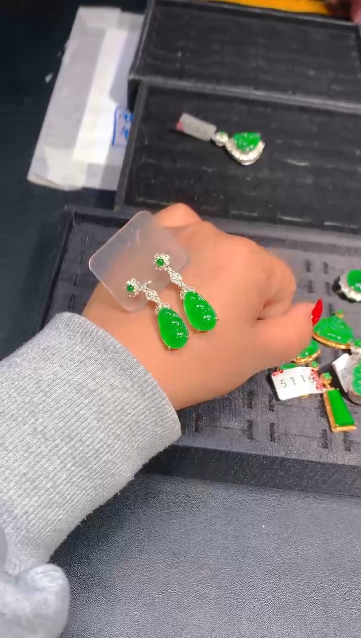 【闪购商品】定制翡翠未镶嵌100定制翡翠-多样性发货 {发其 一}