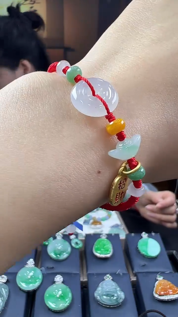 未镶嵌挂件翡翠手绳