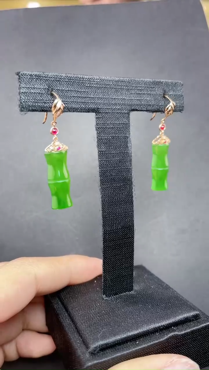 【闪购商品】和田玉耳钩18K金镶嵌碧玉竹节耳钩一对