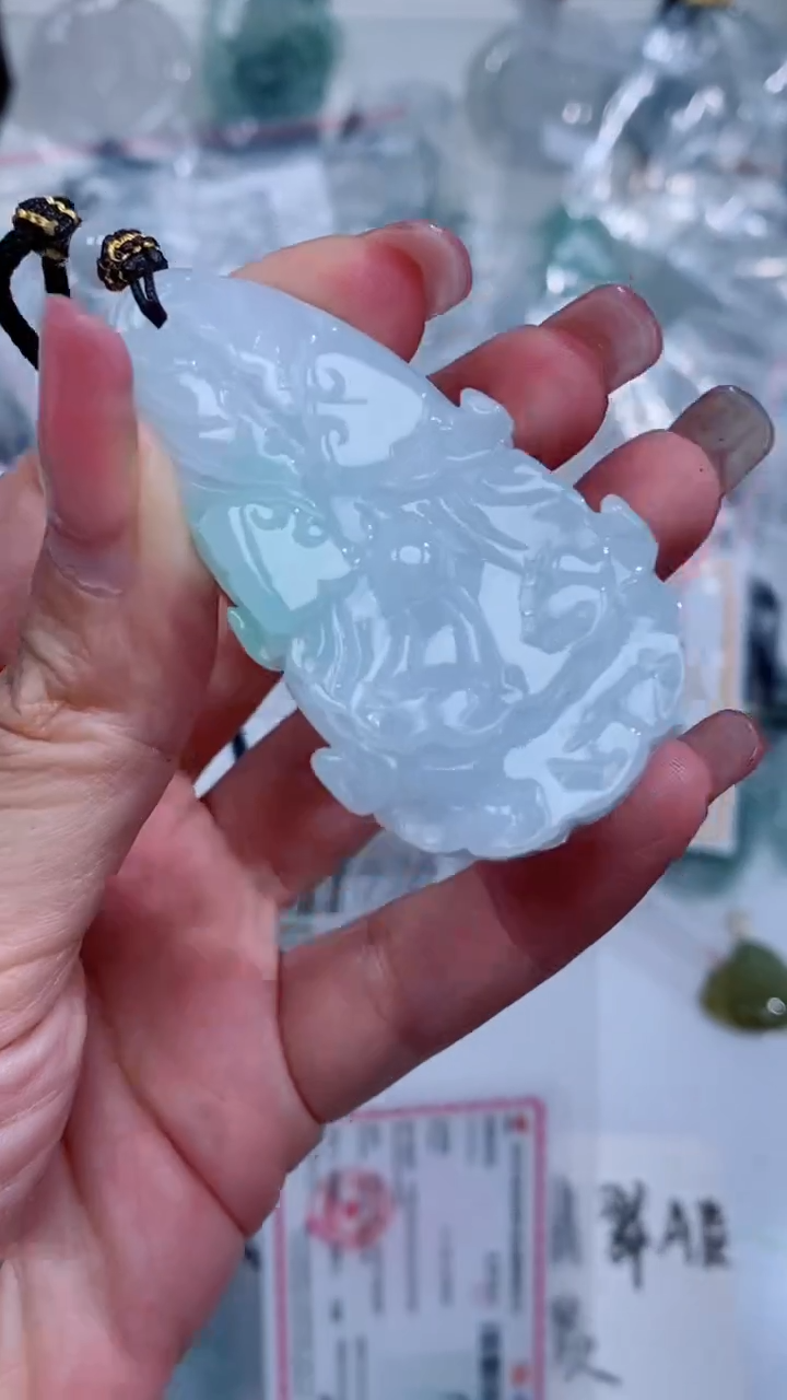 翡翠未镶嵌颈饰吊坠