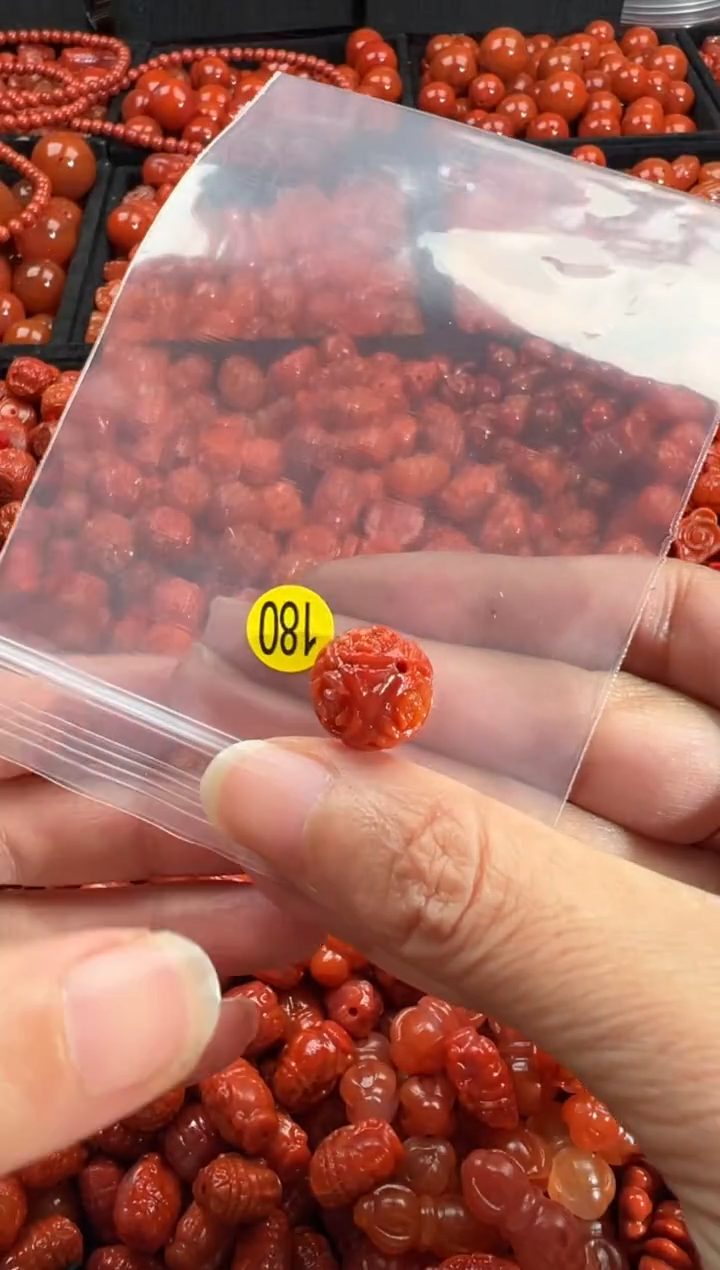 颈饰未镶嵌南红玛瑙1