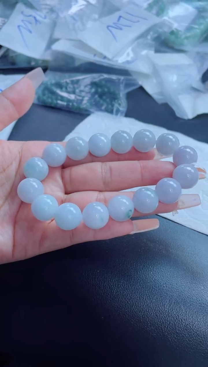 定制翡翠未镶嵌珠串