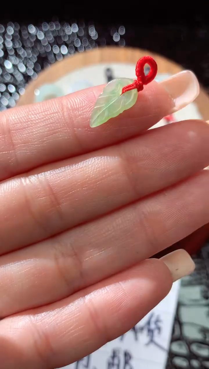 【闪购商品】翡翠颈饰未镶嵌滴流