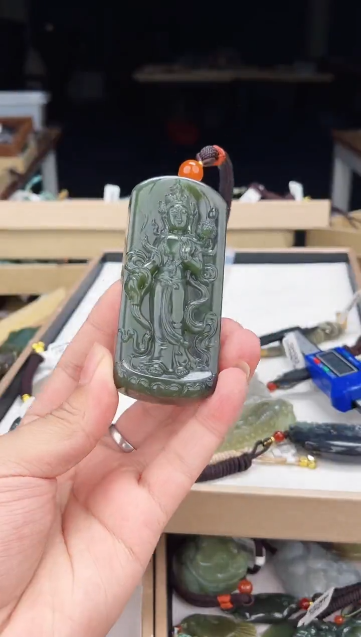 颈饰未镶嵌和田玉1