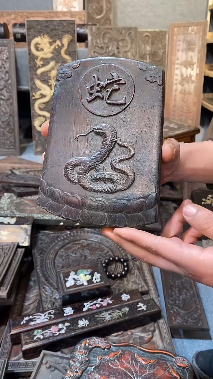 【闪购商品】木紫檀雕刻一物一拍以直播间为准