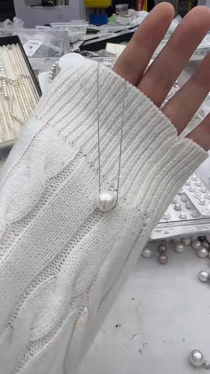 吊坠(赠链)未镶嵌淡水珍珠12-13mm 白珠路路通