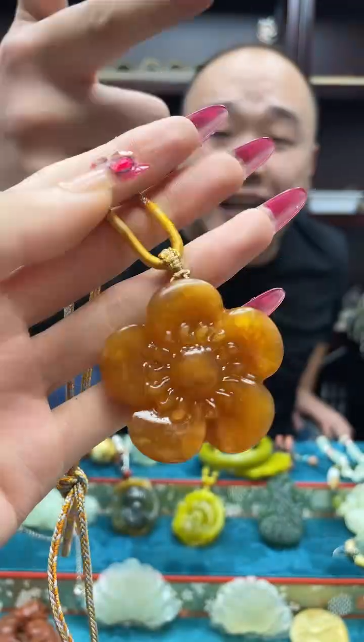 未镶嵌岫玉吊坠·