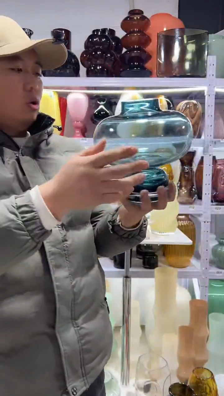 墨绿色灯笼花瓶微瑕介意勿拍