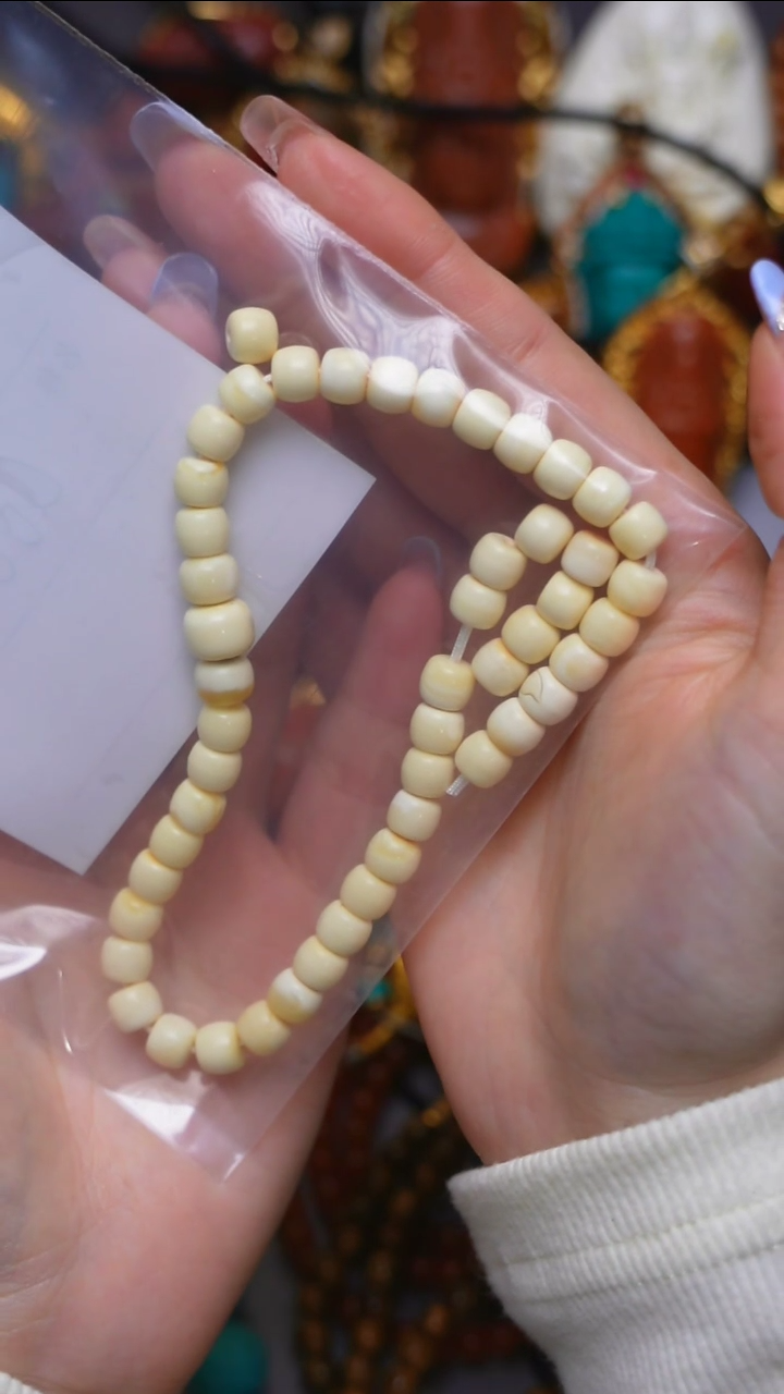 【闪购商品】蜜蜡裸石未镶嵌25013002-0002