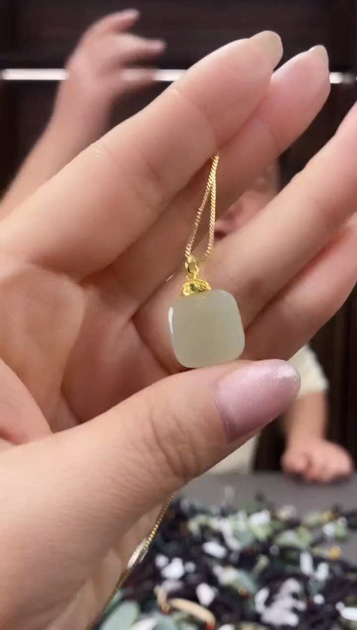 【闪购商品】和田玉颈饰未镶嵌多样性发货，拍一发一