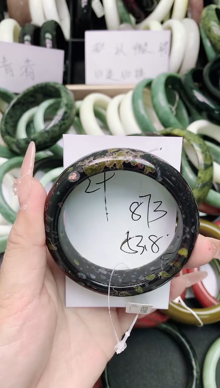 石英质玉未镶嵌手镯873