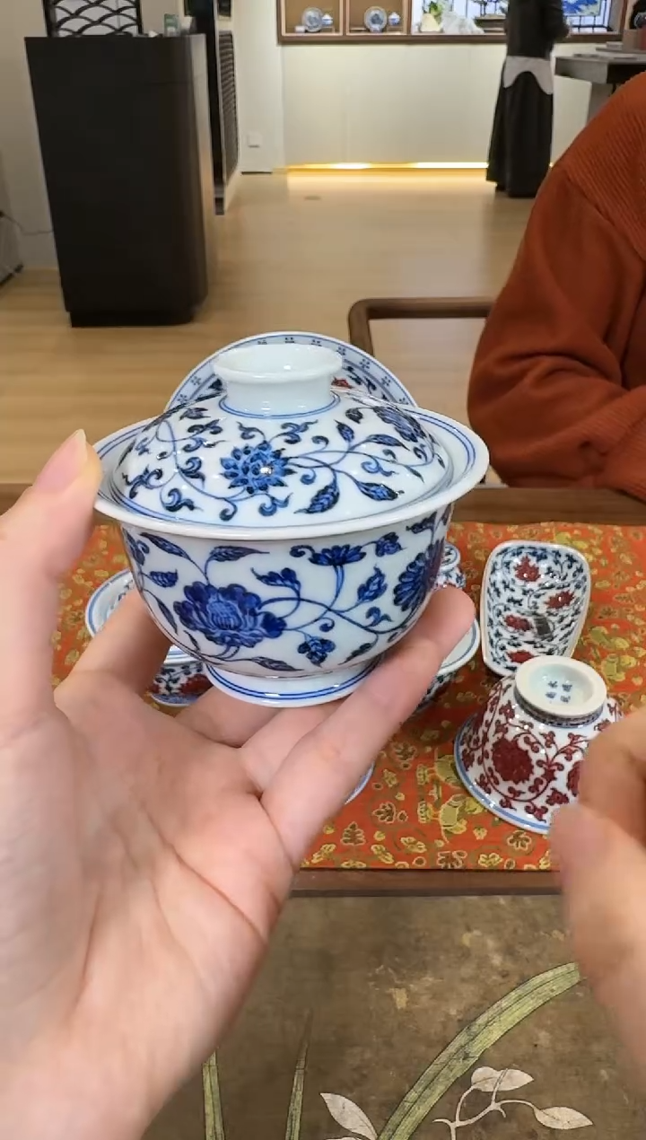 【闪购商品】杯三方器合缠枝莲盖碗