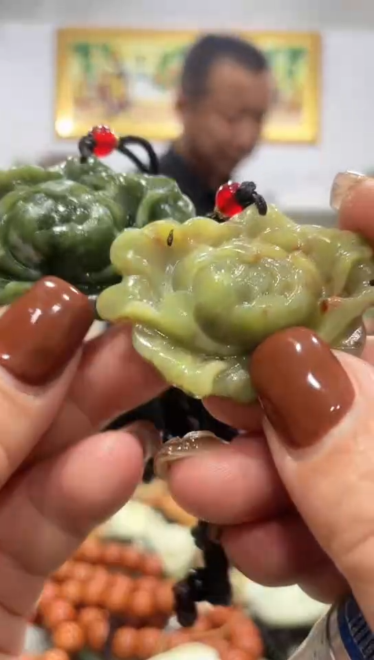 未镶嵌岫玉挂件多样性发货发其中一件