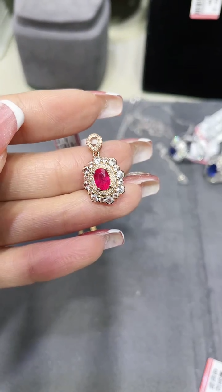 【闪购商品】红宝石吊坠18K金镶嵌·