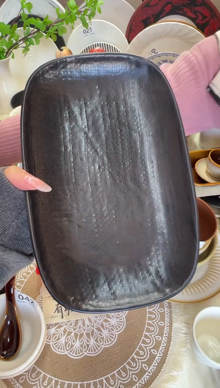 新骨瓷083瑕疵哑光黑 麻布10,5寸长方盘