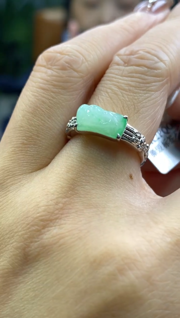 颈饰银S925镶嵌翡翠净货13880