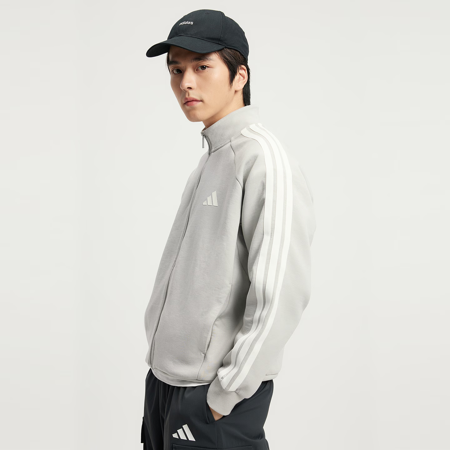 adidas阿迪达斯男女同款时尚百搭针织运动休闲宽松夹克外套KC2848