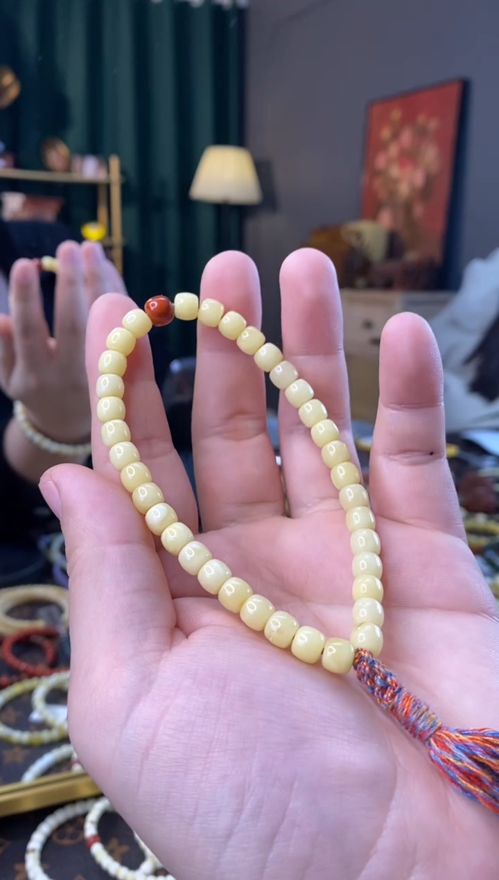 【闪购商品】蜜蜡手串未镶嵌6.8mm老型微瑕手持