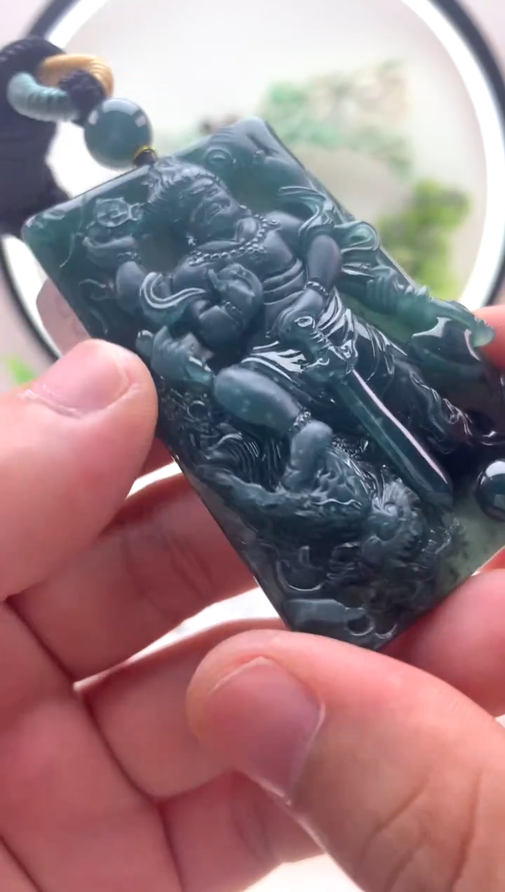 颈饰未镶嵌翡翠不动明王