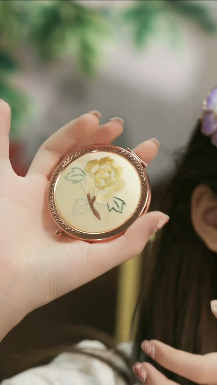 刺绣湘传礼纯手工刺绣化妆镜