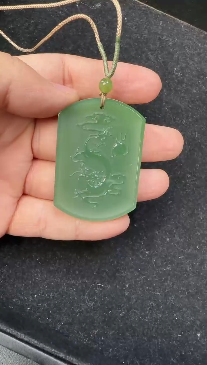 颈饰未镶嵌和田玉螭龙牌多样性发一