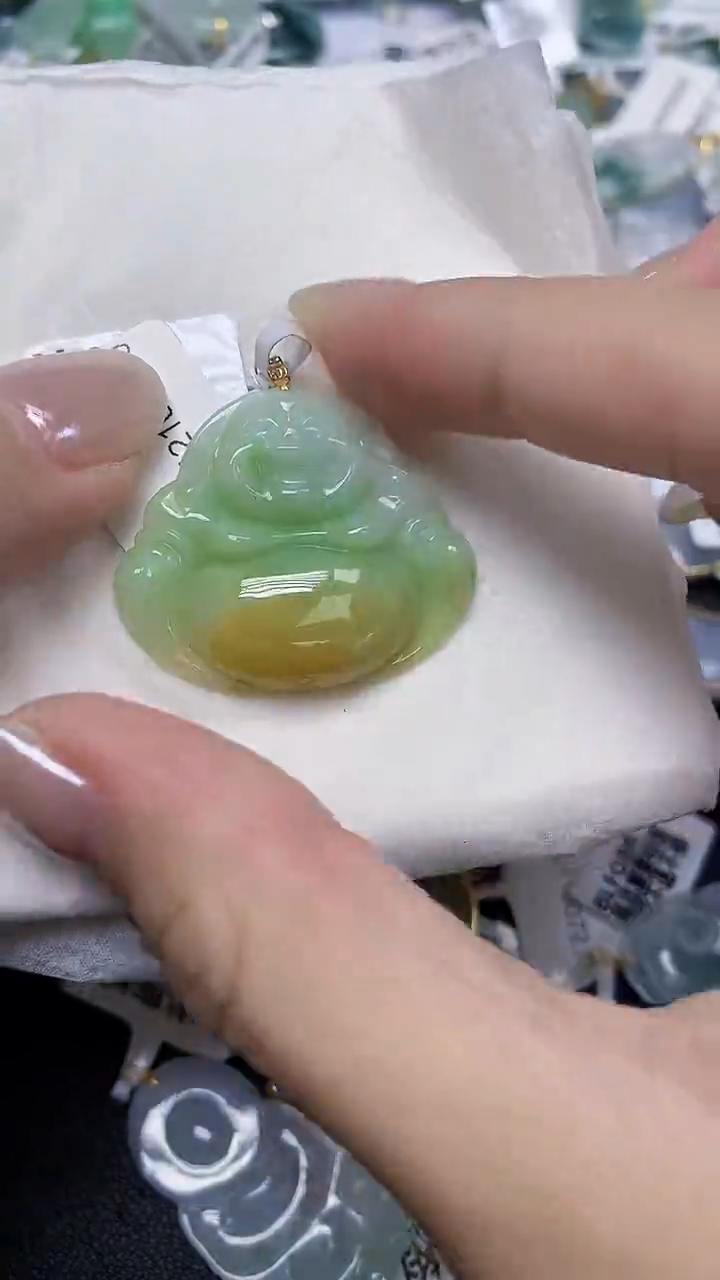 翡翠18K金镶嵌颈饰天然缅甸翡翠A货