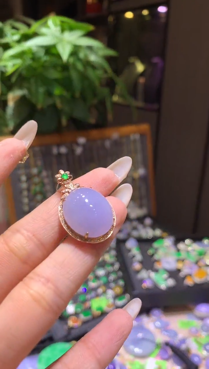 【闪购商品】翡翠吊坠(不含链)18K金镶嵌蛋面