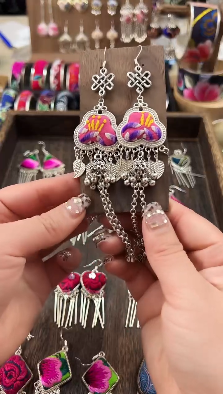 【闪购商品】织绣民族风老绣饰品582