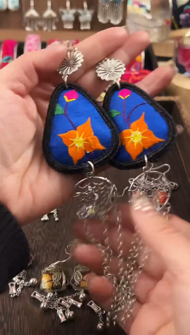 【闪购商品】织绣民族风老绣饰品101