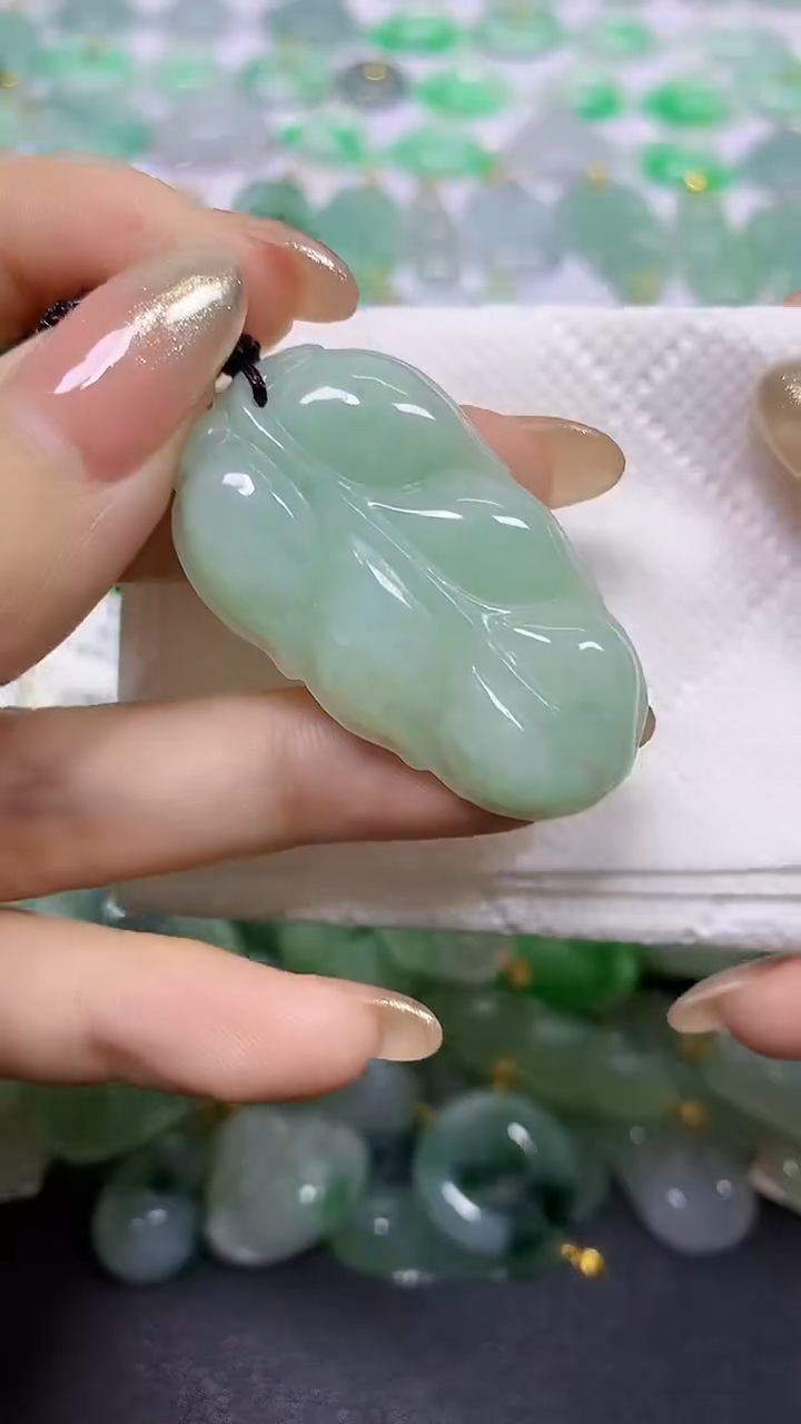 颈饰未镶嵌翡翠A货